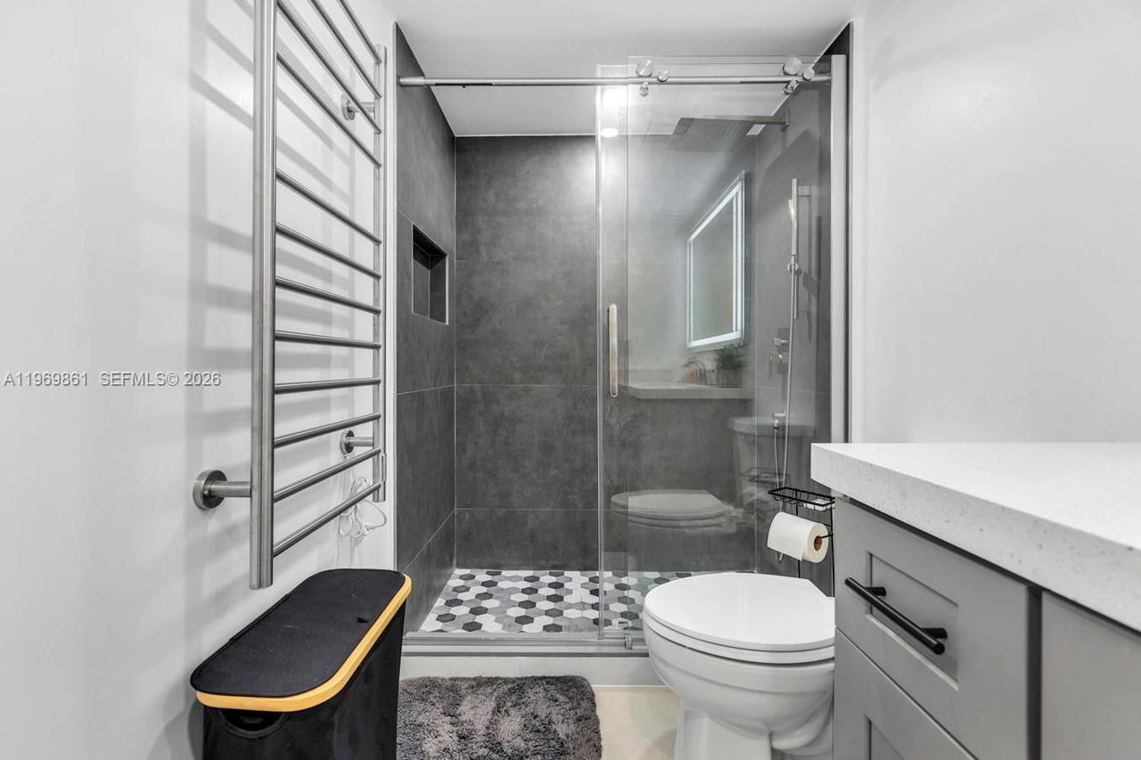 Real estate property located at 19380 Collins Ave #1212, Miami-dade, Oceanview Building B Cond, Sunny Isles Beach, FL