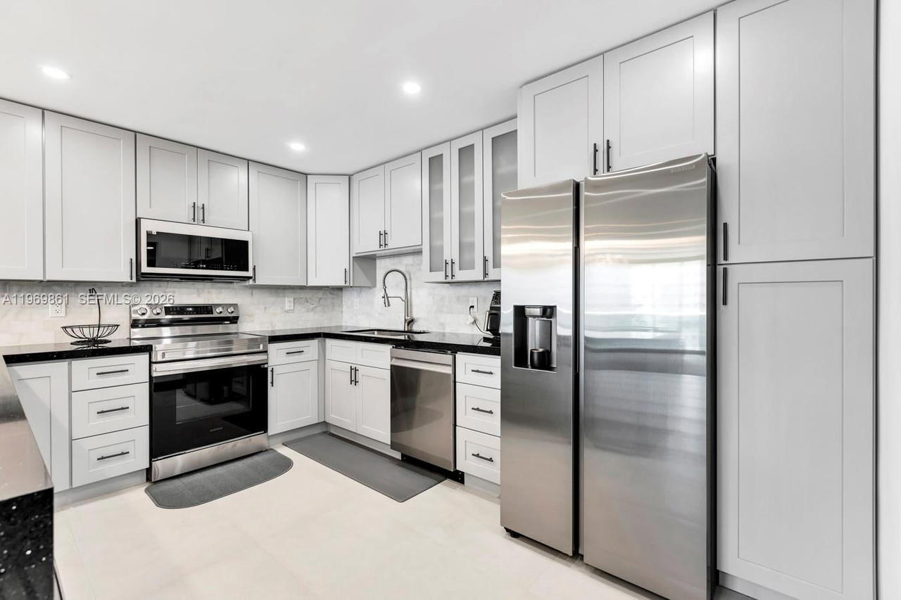 Real estate property located at 19380 Collins Ave #1212, Miami-dade, Oceanview Building B Cond, Sunny Isles Beach, FL