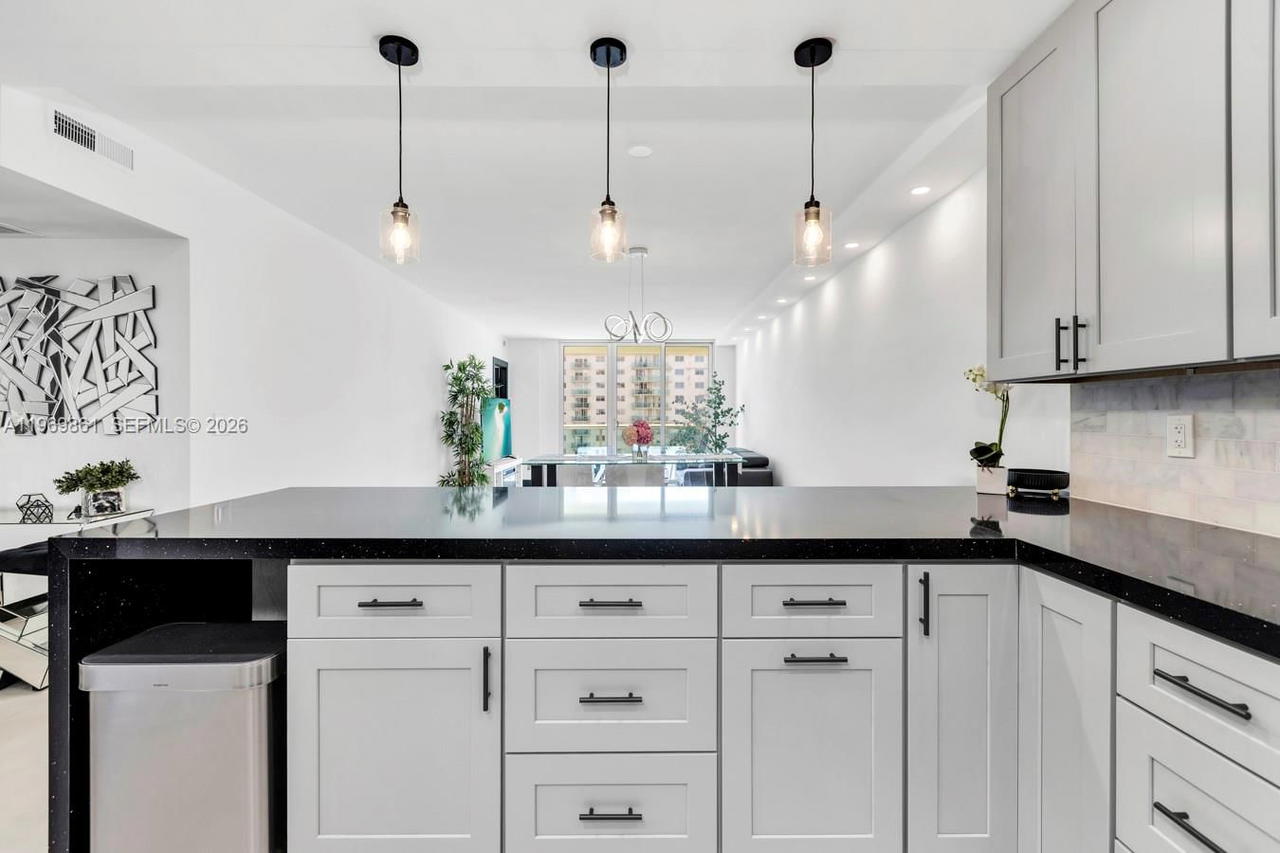 Real estate property located at 19380 Collins Ave #1212, Miami-dade, Oceanview Building B Cond, Sunny Isles Beach, FL