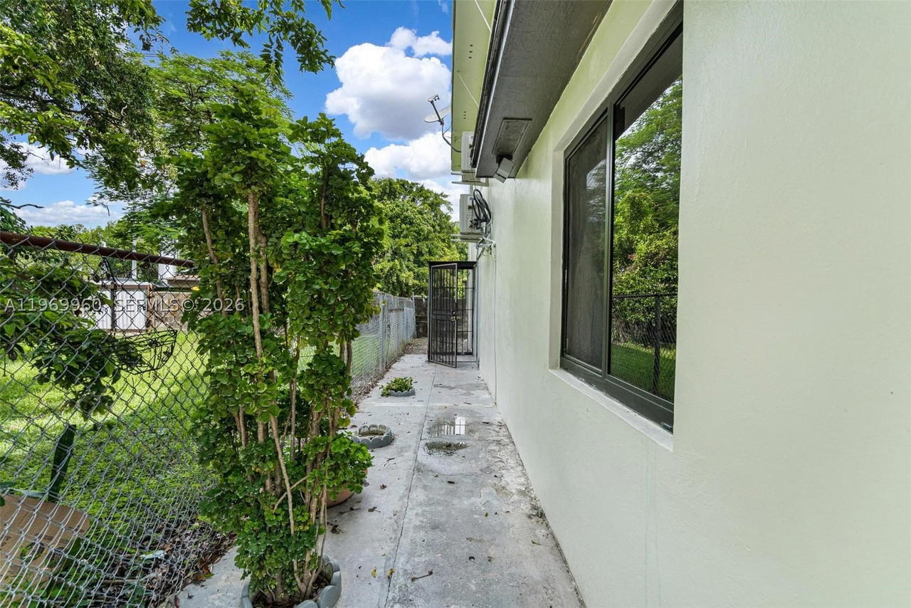 Real estate property located at 1523 38th St, Miami-dade, Allapattah View, Miami, FL