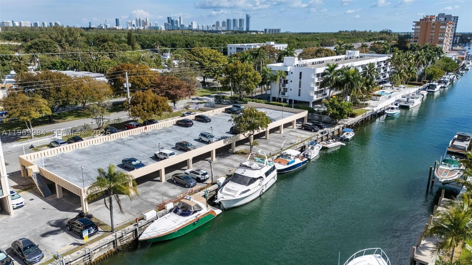 Real estate property located at 2350 135th St #811, Miami-dade, Vecino Del Mar Condo, North Miami, FL