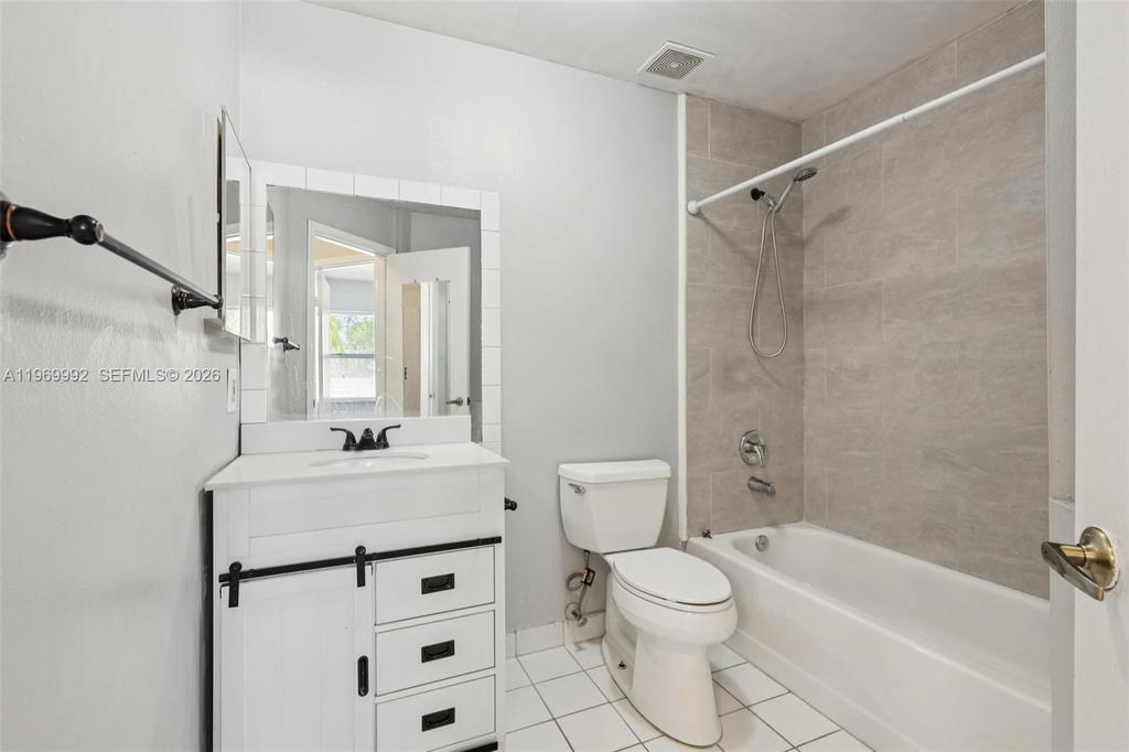 Real estate property located at 9700 59th St, Broward, Colony At Stirling, Cooper City, FL