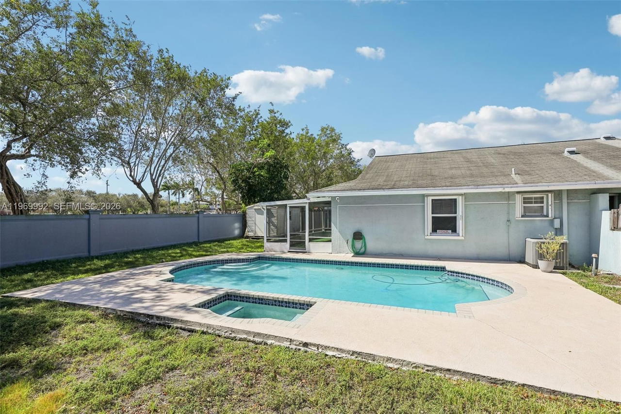 Real estate property located at 9700 59th St, Broward, Colony At Stirling, Cooper City, FL