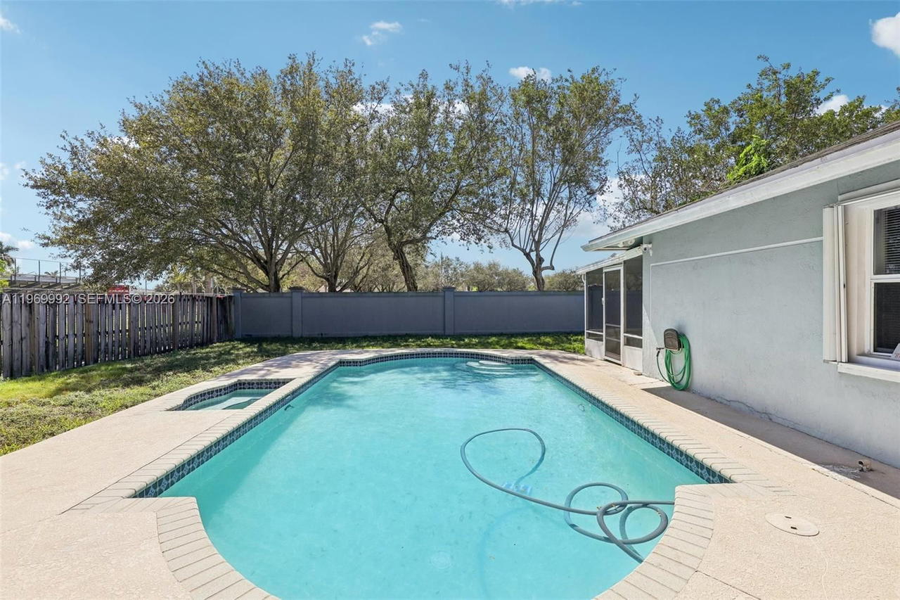 Real estate property located at 9700 59th St, Broward, Colony At Stirling, Cooper City, FL