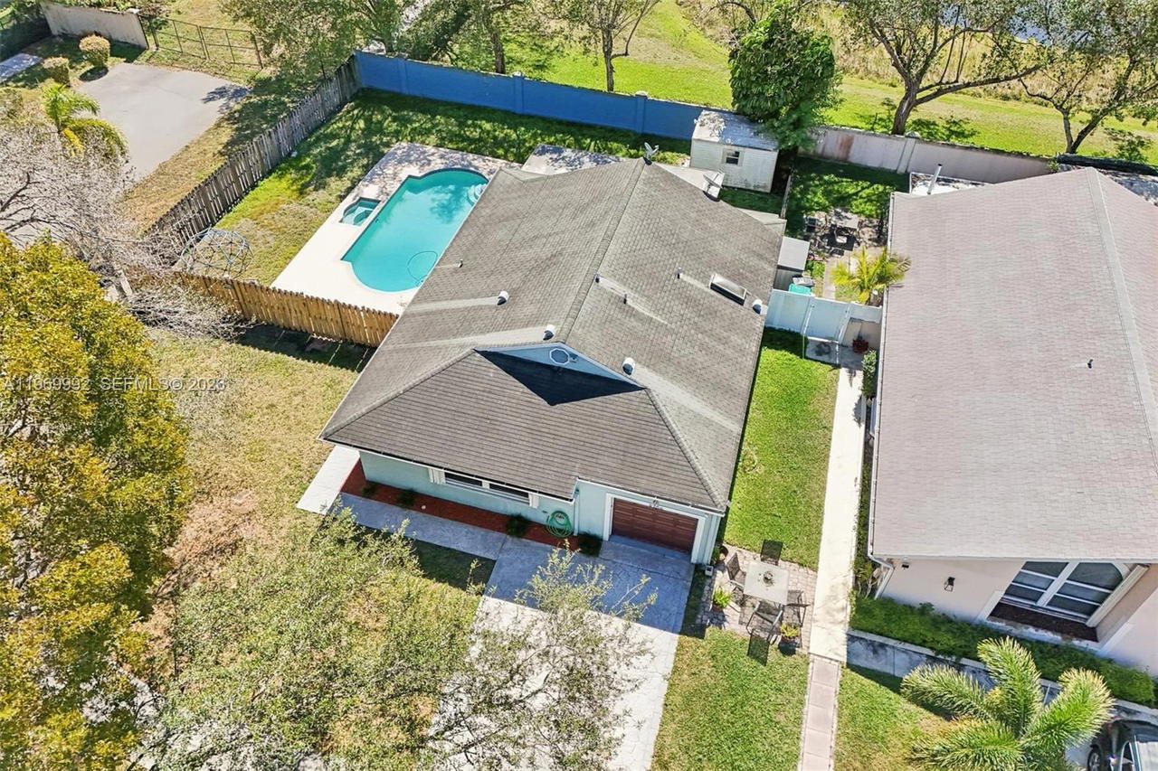 Real estate property located at 9700 59th St, Broward, Colony At Stirling, Cooper City, FL