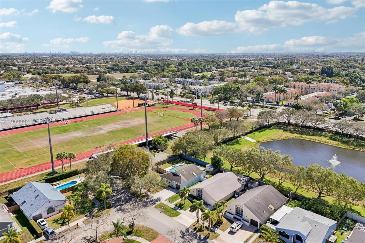 Real estate property located at 9700 59th St, Broward, Colony At Stirling, Cooper City, FL