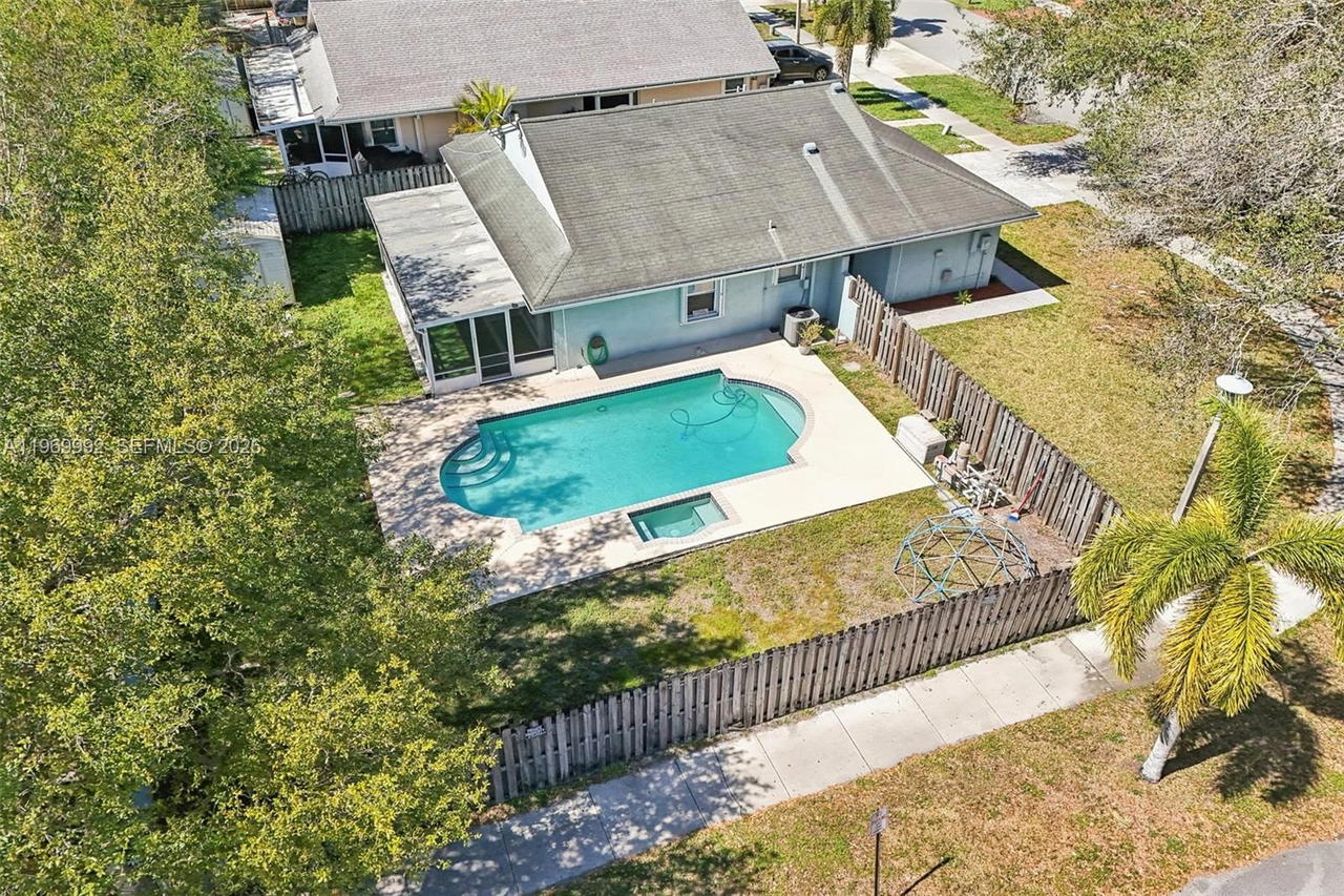 Real estate property located at 9700 59th St, Broward, Colony At Stirling, Cooper City, FL