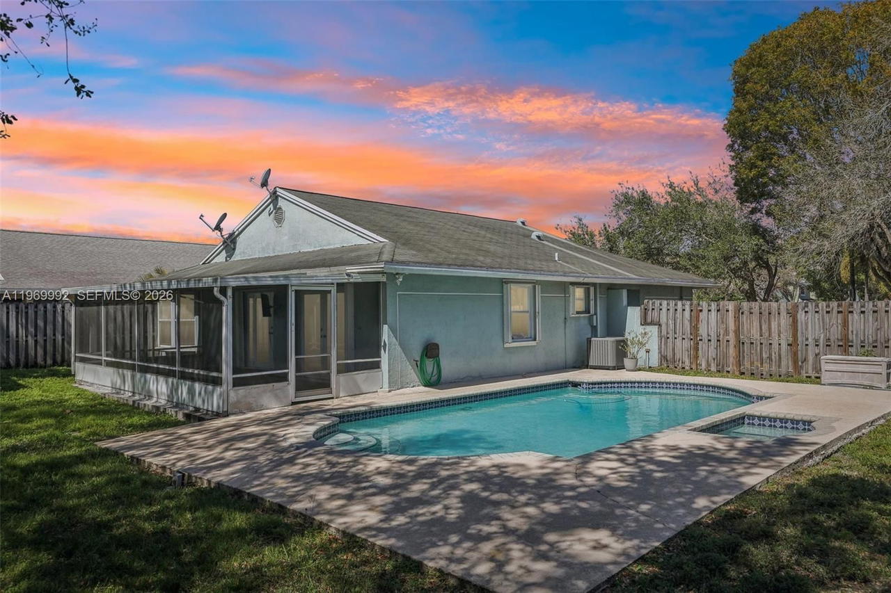 Real estate property located at 9700 59th St, Broward, Colony At Stirling, Cooper City, FL