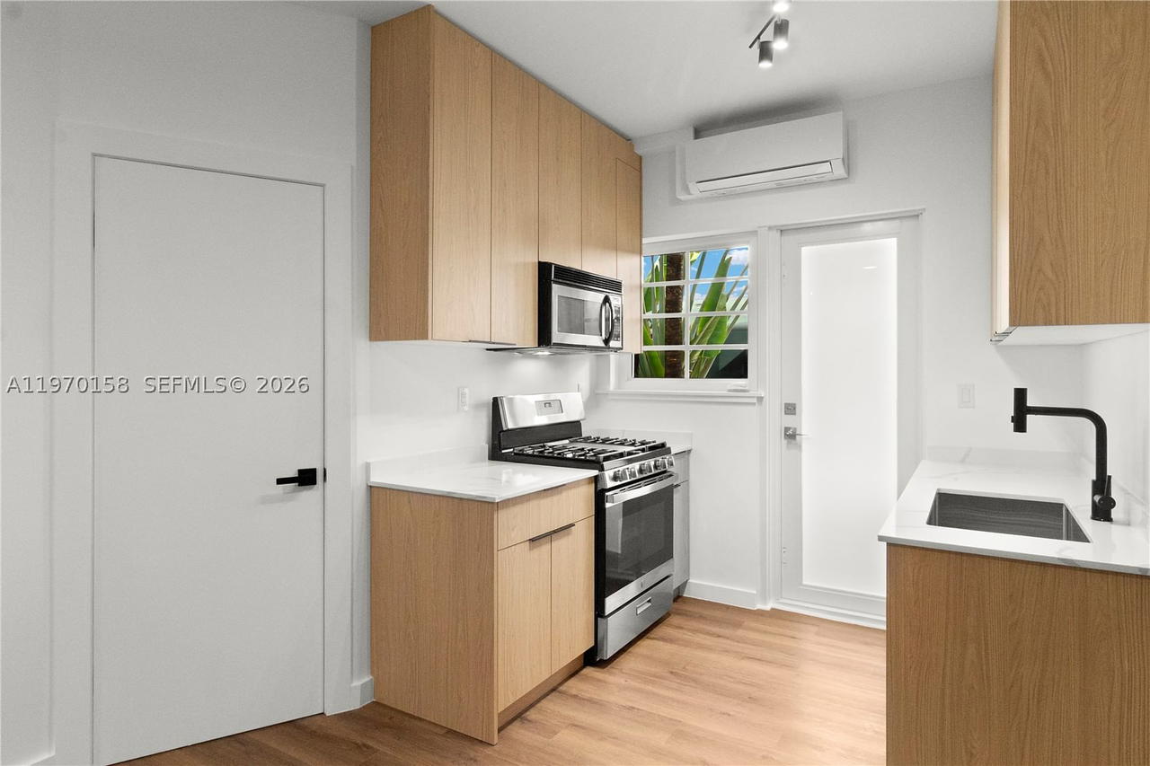 Real estate property located at 1009 Meridian Ave #14, Miami-dade, 1005 Meridian Condo, Miami Beach, FL