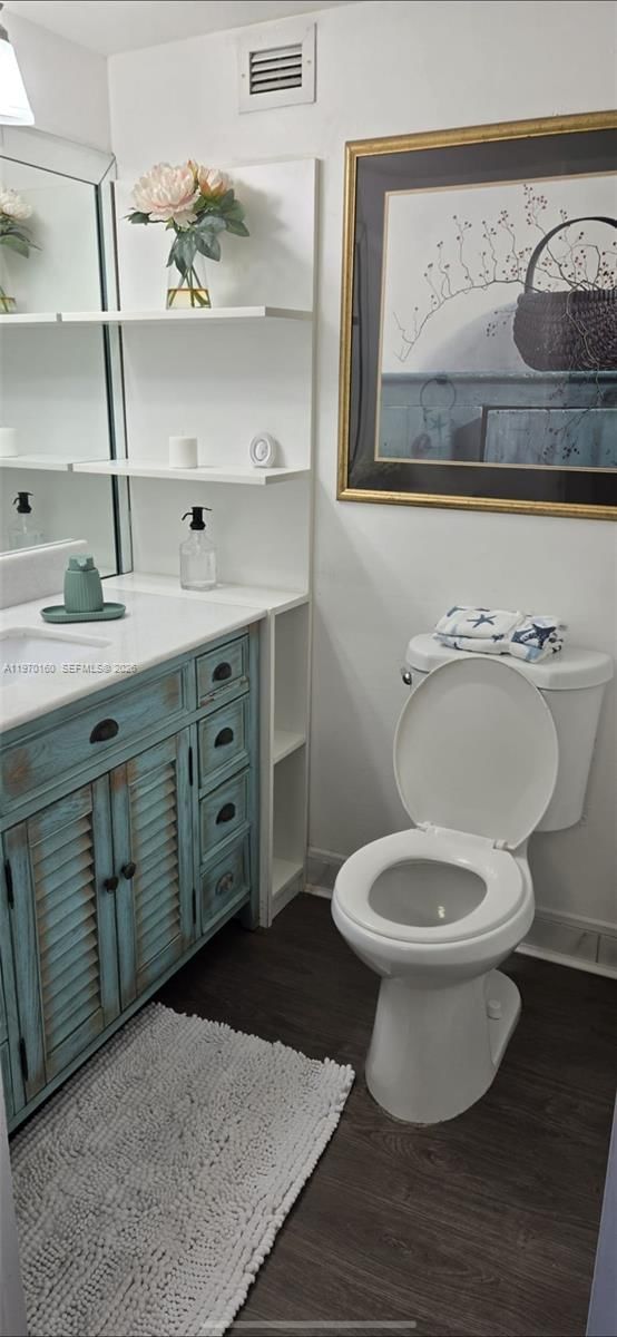 Real estate property located at 3800 Ocean Dr #322, Broward, Hallmark Of Hollywood Con, Hollywood, FL