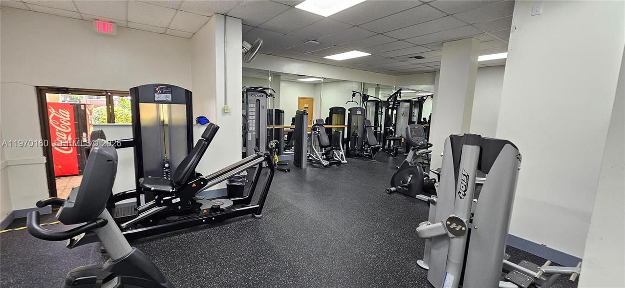 Real estate property located at 3800 Ocean Dr #322, Broward, Hallmark Of Hollywood Con, Hollywood, FL