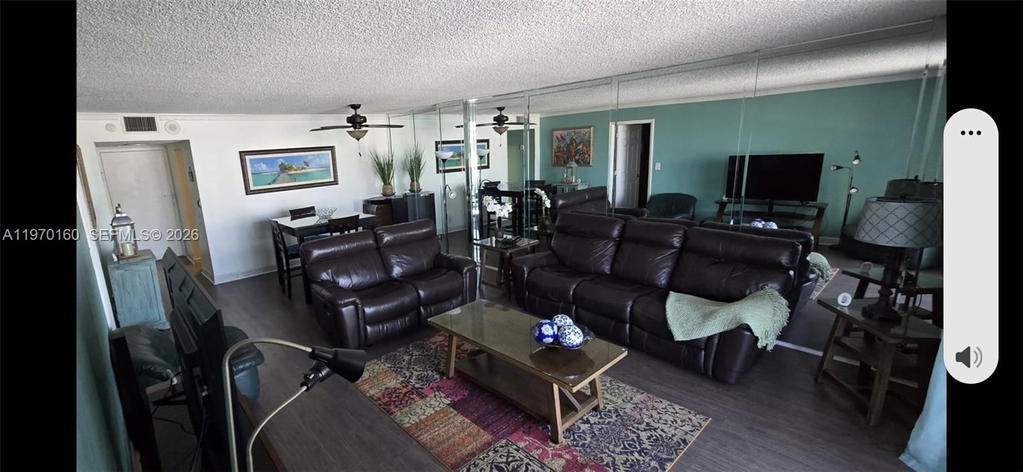 Real estate property located at 3800 Ocean Dr #322, Broward, Hallmark Of Hollywood Con, Hollywood, FL