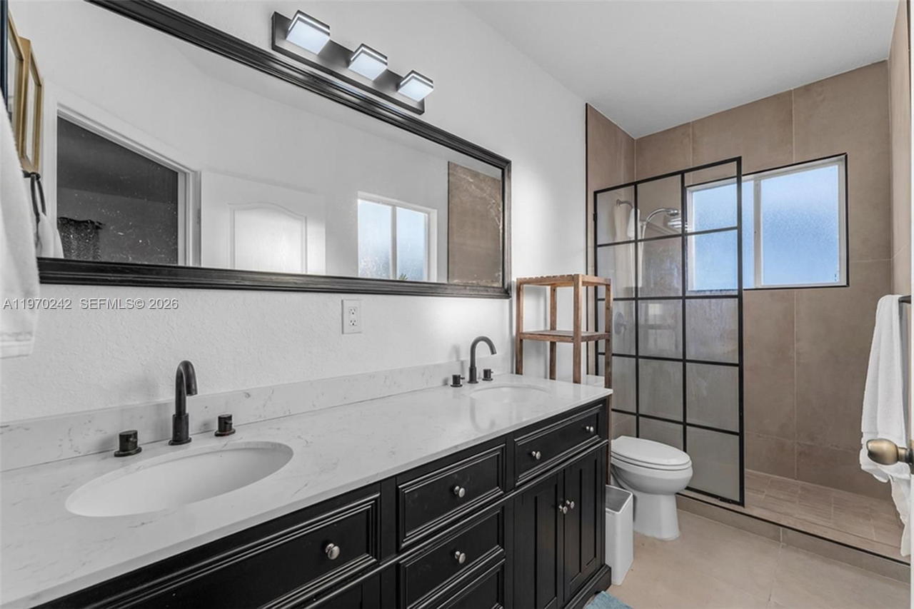 Real estate property located at 846 SW 148 TH PL, Miami-dade, Emerald Lakes, Miami, FL