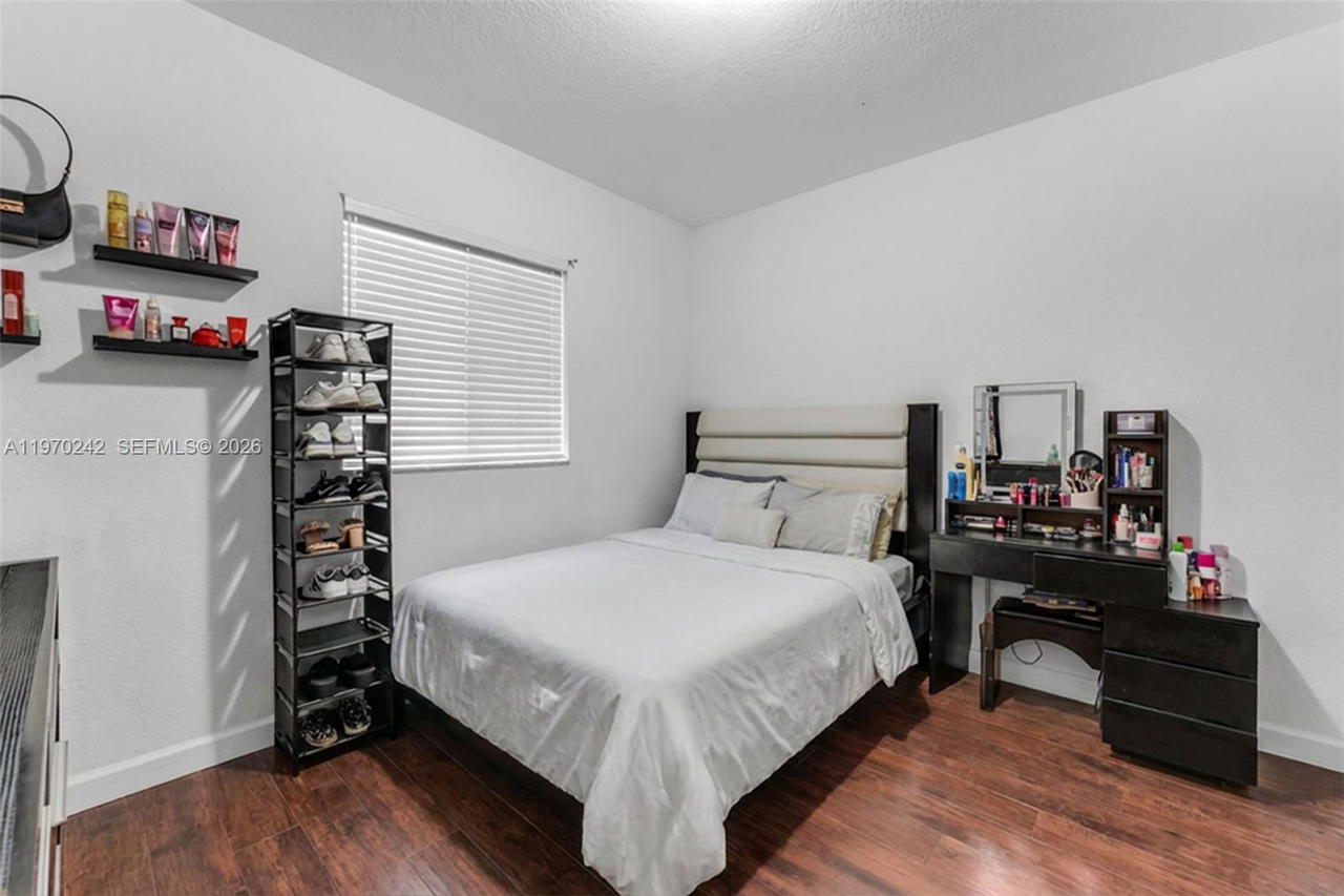 Real estate property located at 846 SW 148 TH PL, Miami-dade, Emerald Lakes, Miami, FL