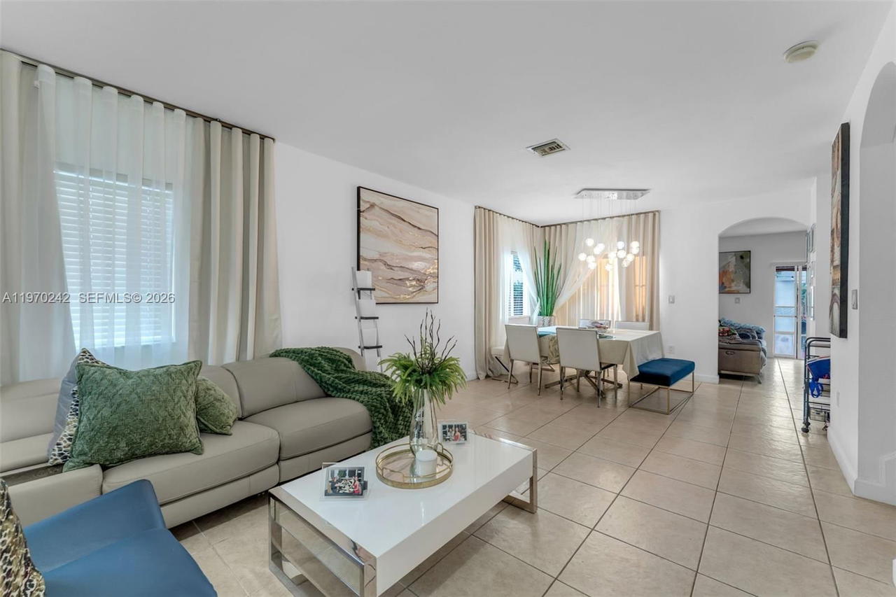 Real estate property located at 846 SW 148 TH PL, Miami-dade, Emerald Lakes, Miami, FL