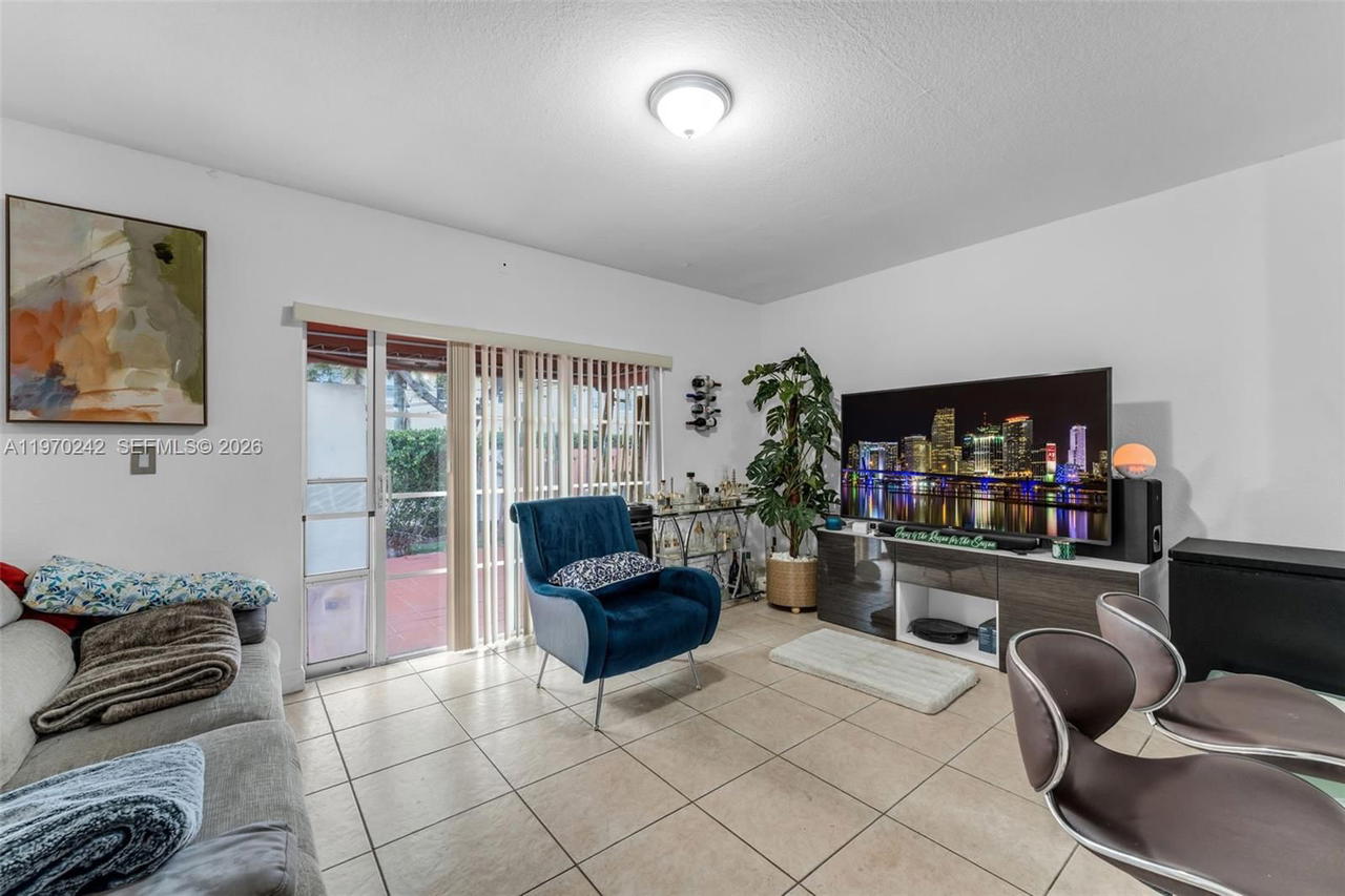 Real estate property located at 846 SW 148 TH PL, Miami-dade, Emerald Lakes, Miami, FL