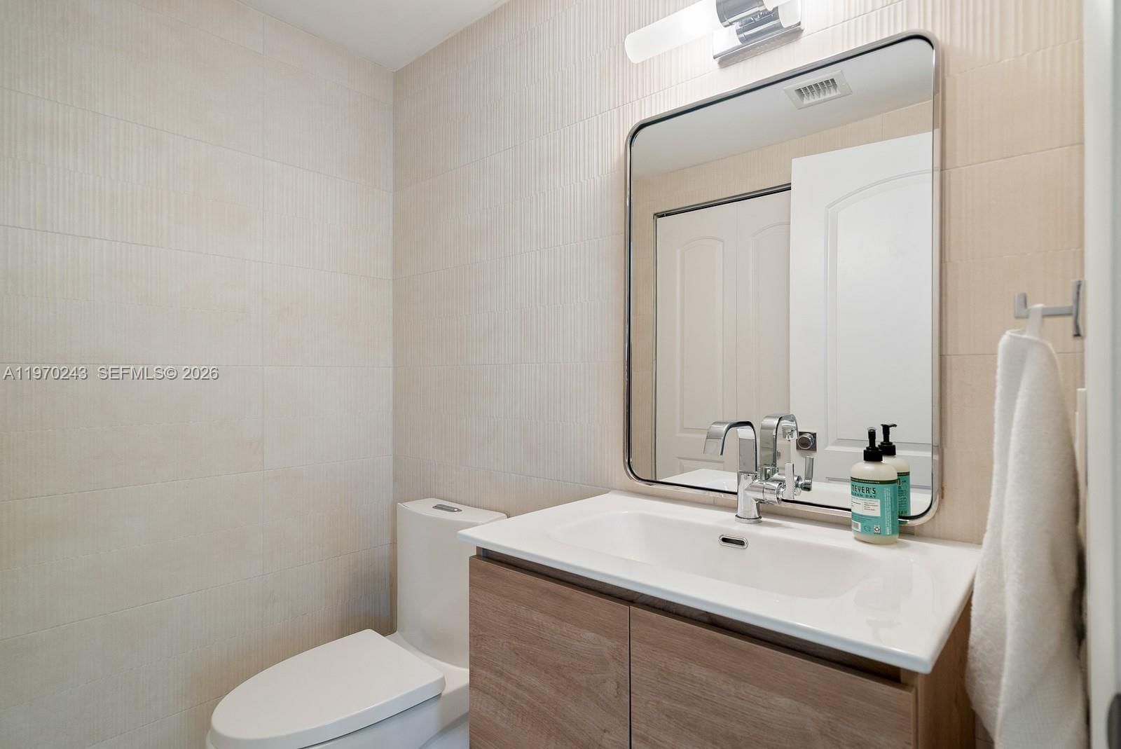 Real estate property located at 110 Washington Ave #1316, Miami-dade, The Cosmopolitan Residenc, Miami Beach, FL