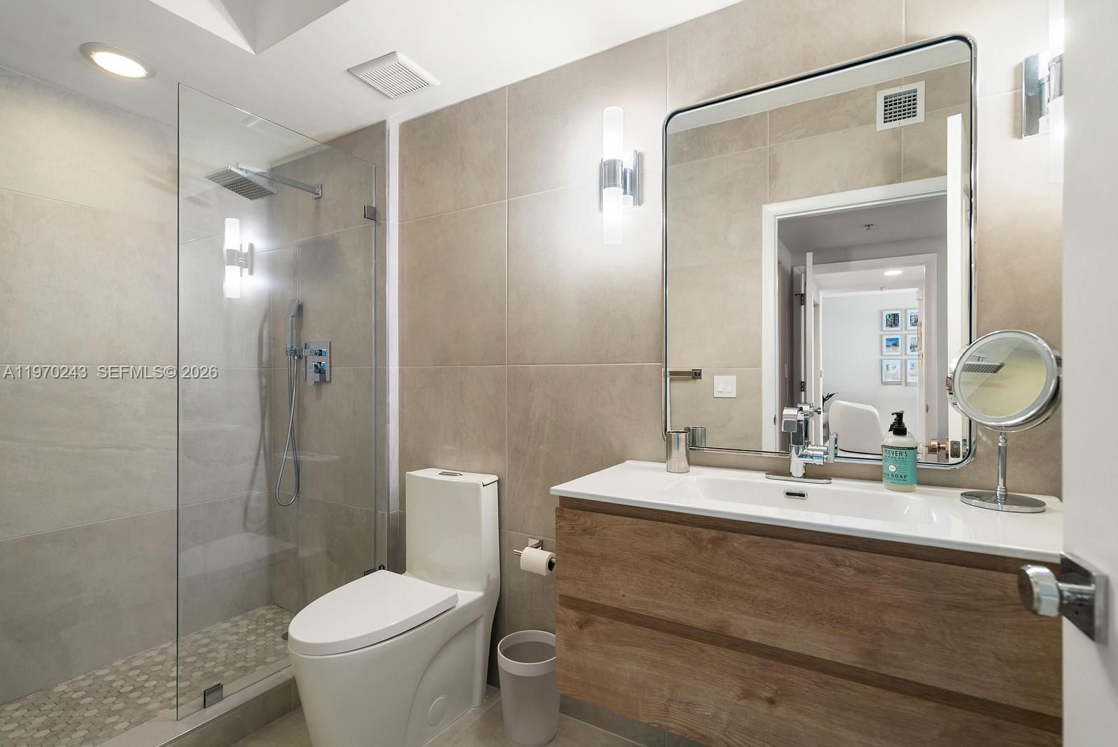 Real estate property located at 110 Washington Ave #1316, Miami-dade, The Cosmopolitan Residenc, Miami Beach, FL