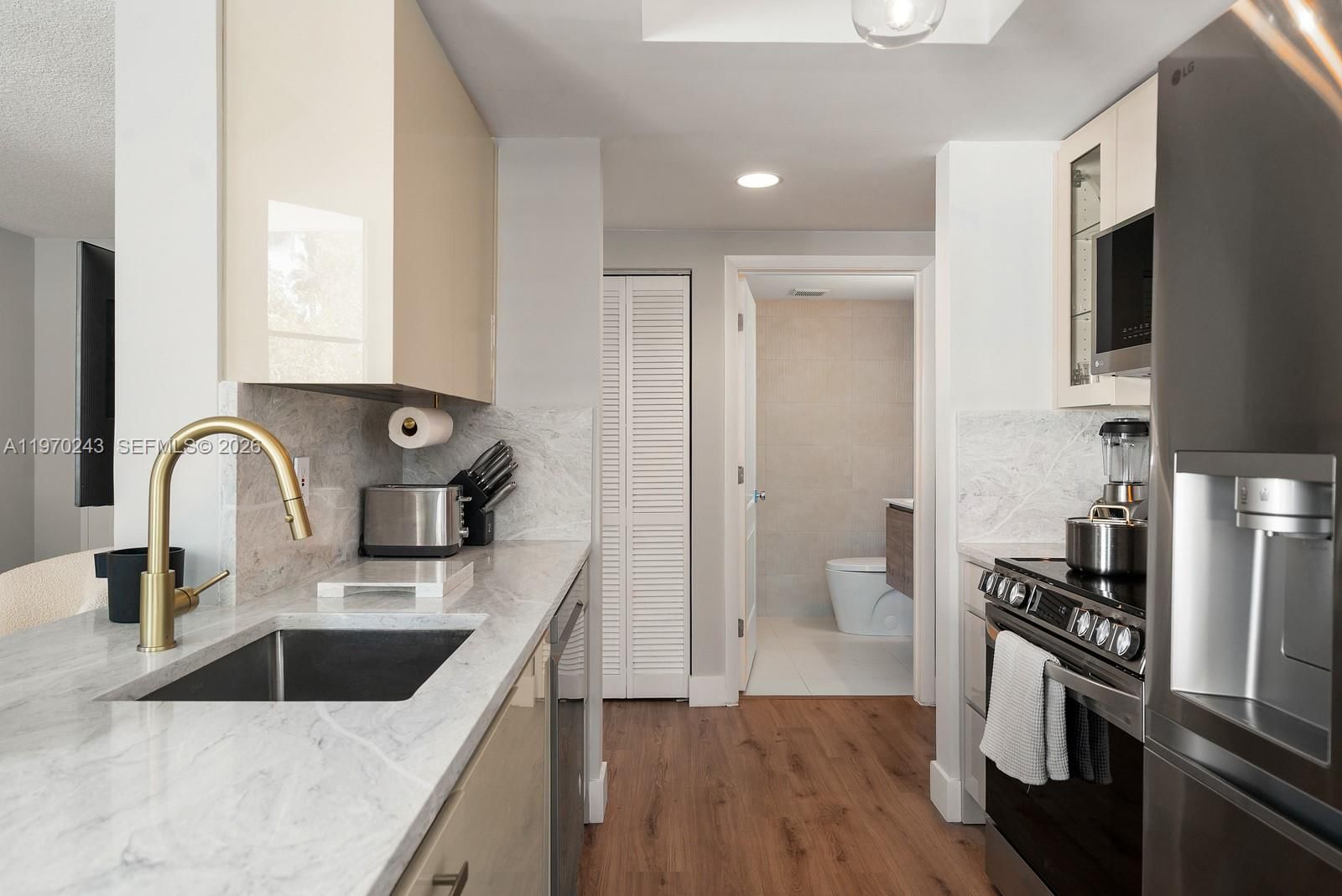 Real estate property located at 110 Washington Ave #1316, Miami-dade, The Cosmopolitan Residenc, Miami Beach, FL