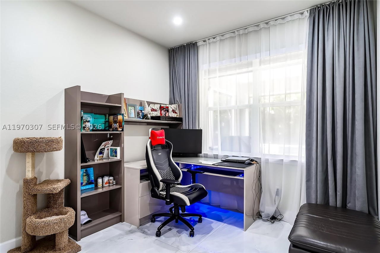 Real estate property located at 4566 Ficus St, Broward, Hillcrest Country Club So, Hollywood, FL