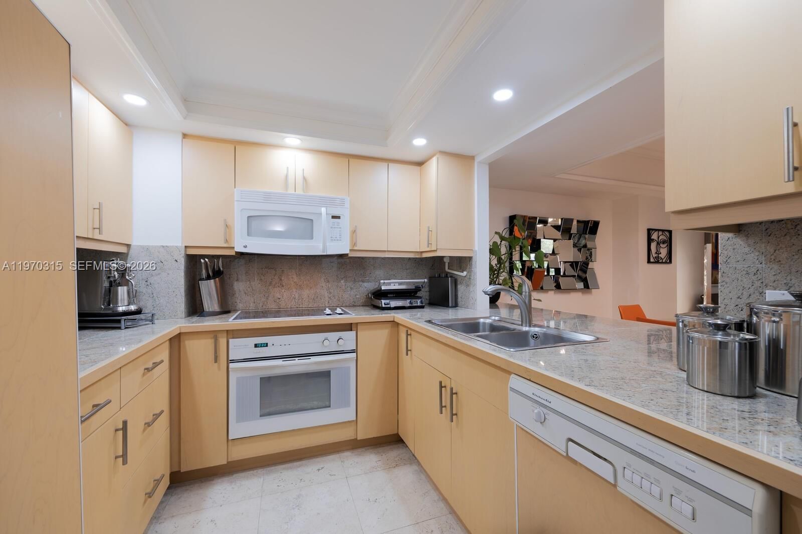 Real estate property located at 2901 Bayshore Dr #2H, Miami-dade, Yacht Harbour Condo, Miami, FL