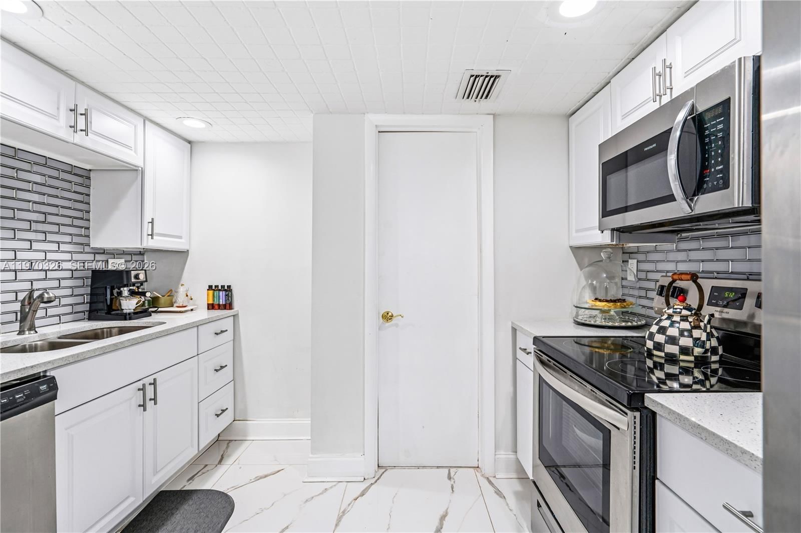 Real estate property located at 905 Brickell Bay Dr #230, Miami-dade, Four Ambassadors Condo, Miami, FL