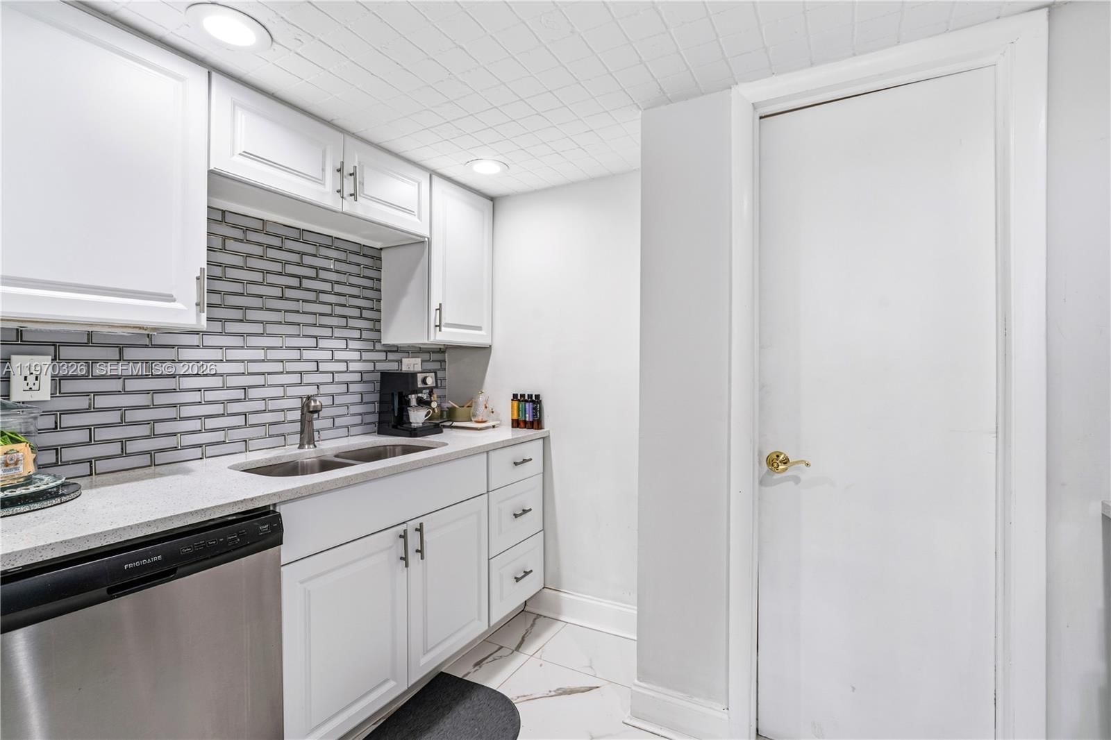 Real estate property located at 905 Brickell Bay Dr #230, Miami-dade, Four Ambassadors Condo, Miami, FL