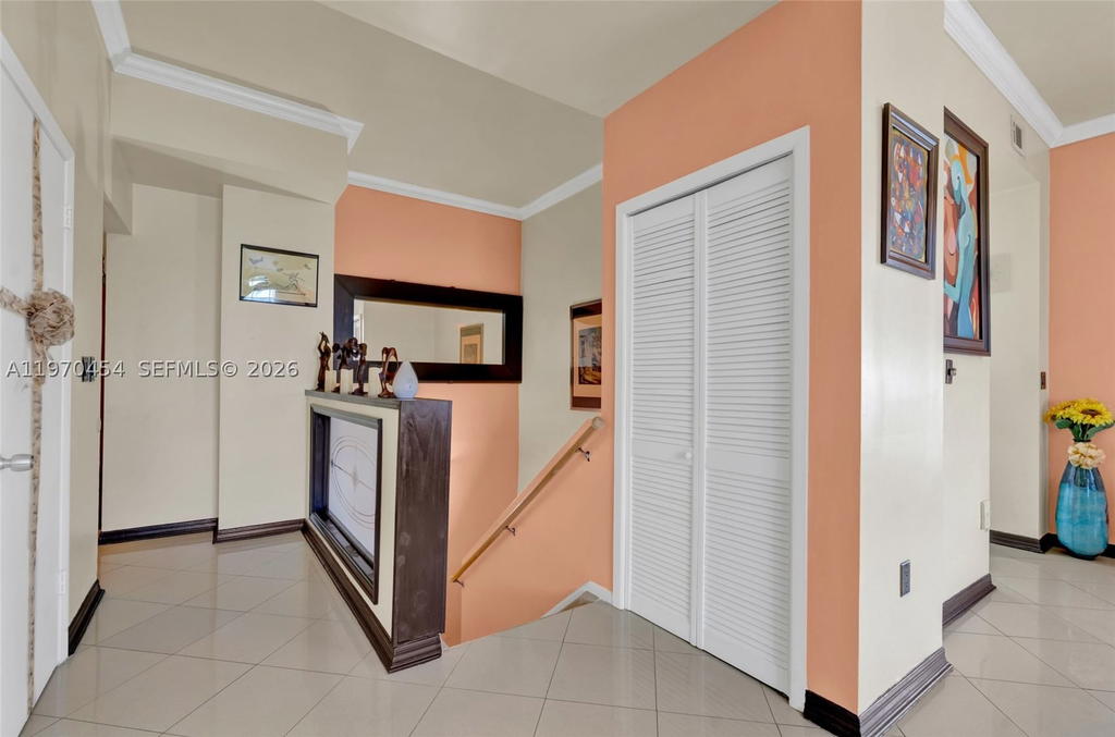 Real estate property located at 7400 20th Ave #402, Miami-dade, Royal Palms Condo, Hialeah, FL