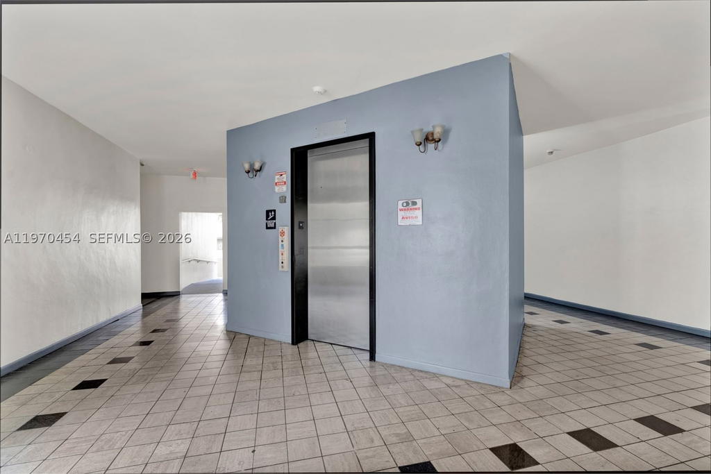 Real estate property located at 7400 20th Ave #402, Miami-dade, Royal Palms Condo, Hialeah, FL