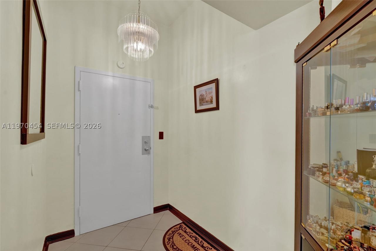 Real estate property located at 7400 20th Ave #402, Miami-dade, Royal Palms Condo, Hialeah, FL