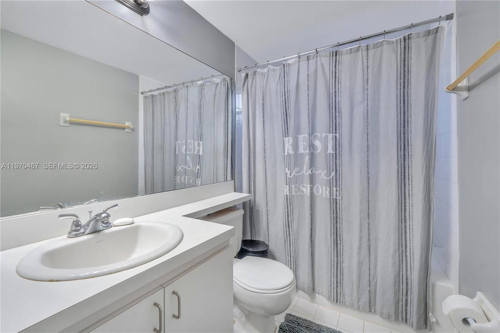 Real estate property located at 7020 173rd Dr #505, Miami-dade, Lago Del Rey Condo, Hialeah, FL