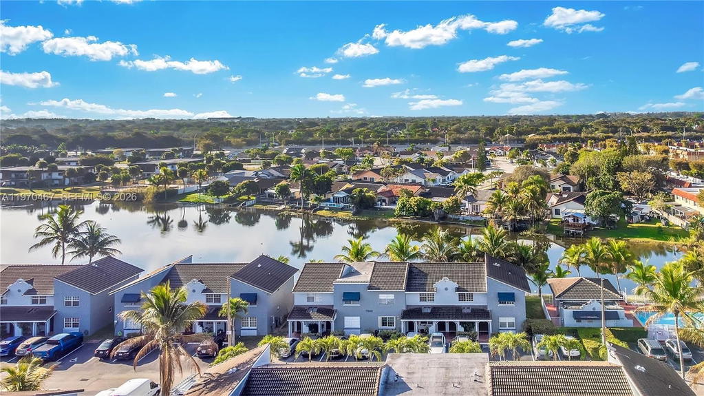 Real estate property located at 7020 173rd Dr #505, Miami-dade, Lago Del Rey Condo, Hialeah, FL