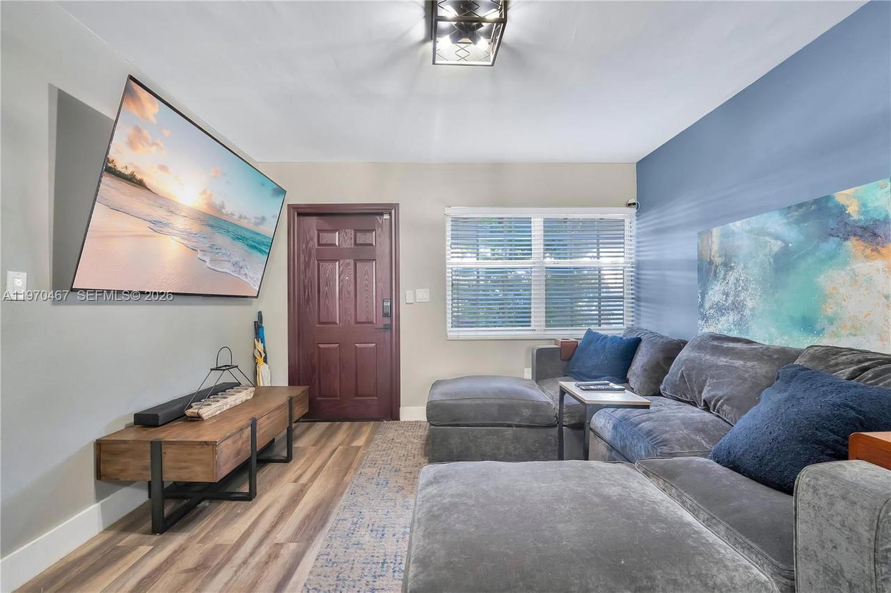 Real estate property located at 7020 173rd Dr #505, Miami-dade, Lago Del Rey Condo, Hialeah, FL