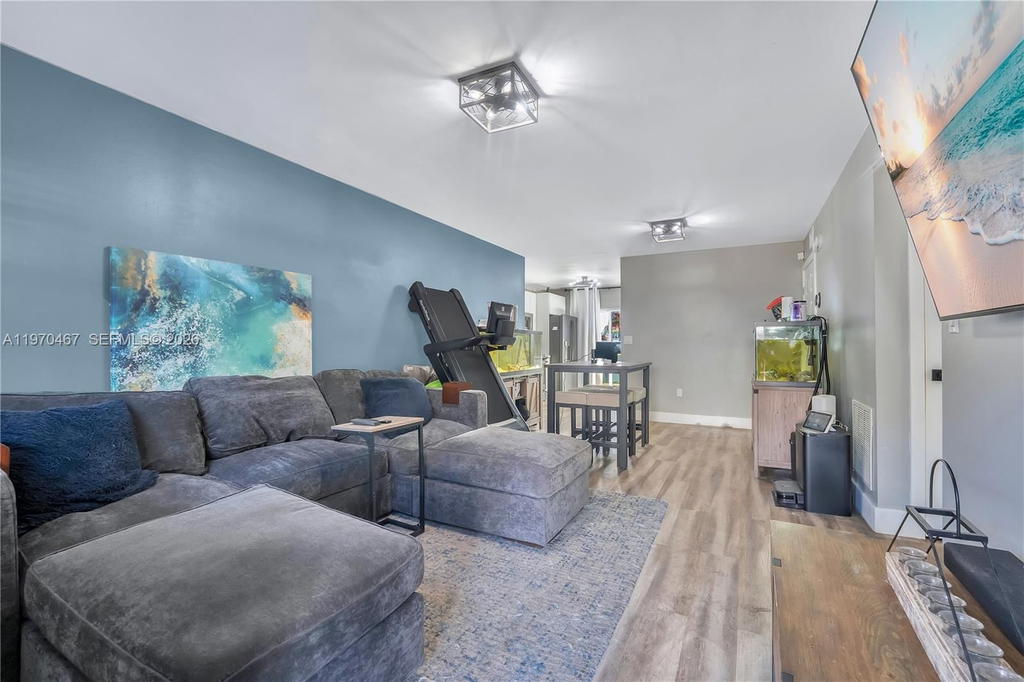 Real estate property located at 7020 173rd Dr #505, Miami-dade, Lago Del Rey Condo, Hialeah, FL