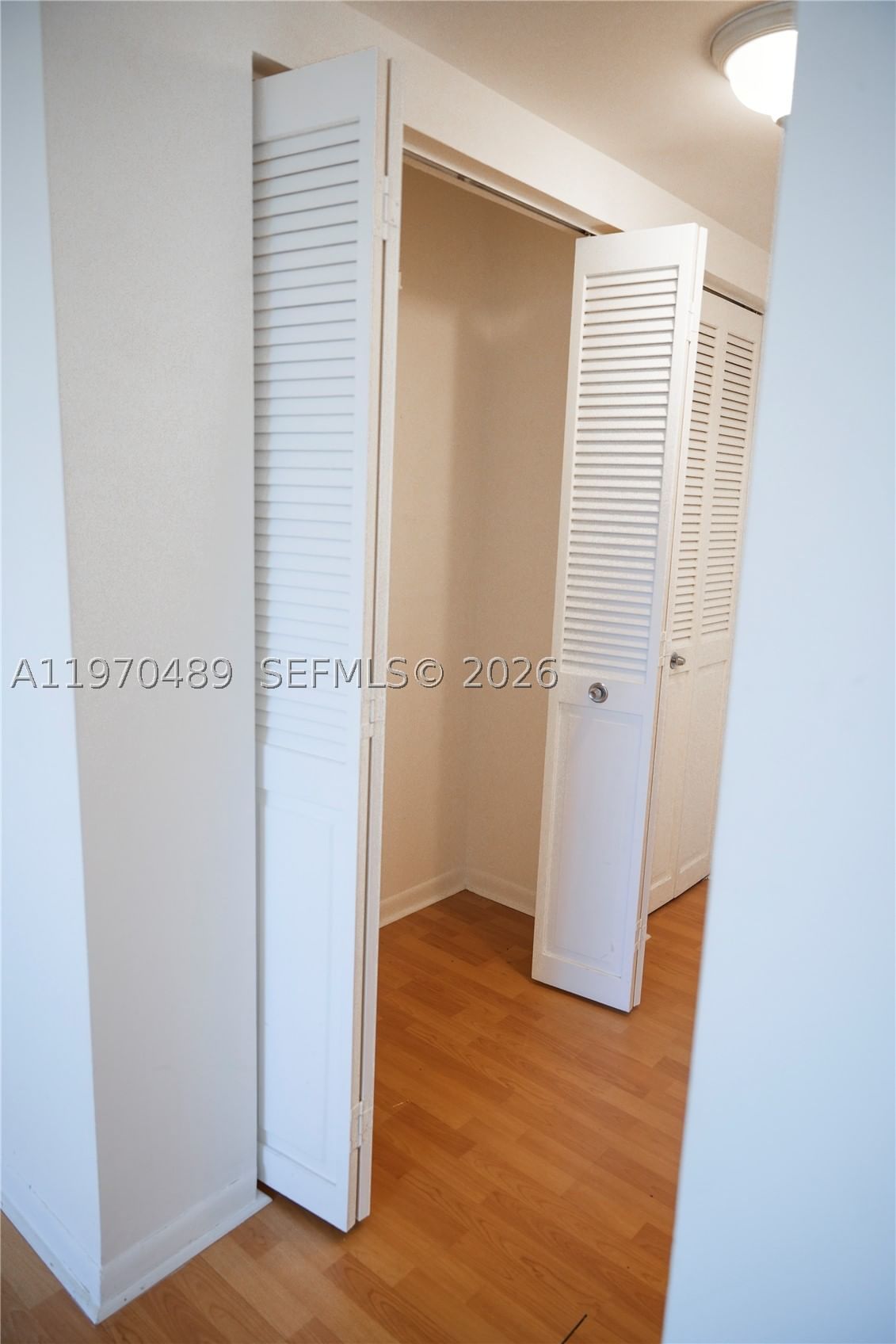 Real estate property located at 901 Hillcrest Dr #504, Broward, Hillcrest East No 19 Cond, Hollywood, FL