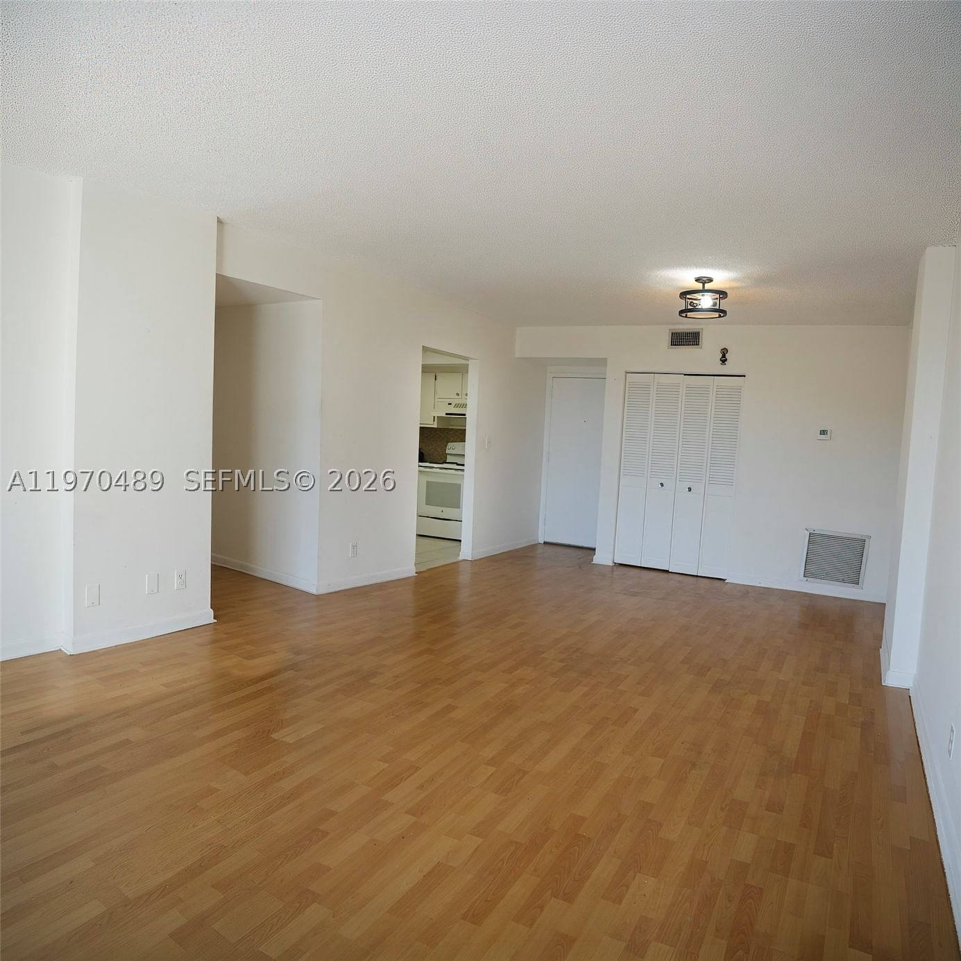 Real estate property located at 901 Hillcrest Dr #504, Broward, Hillcrest East No 19 Cond, Hollywood, FL