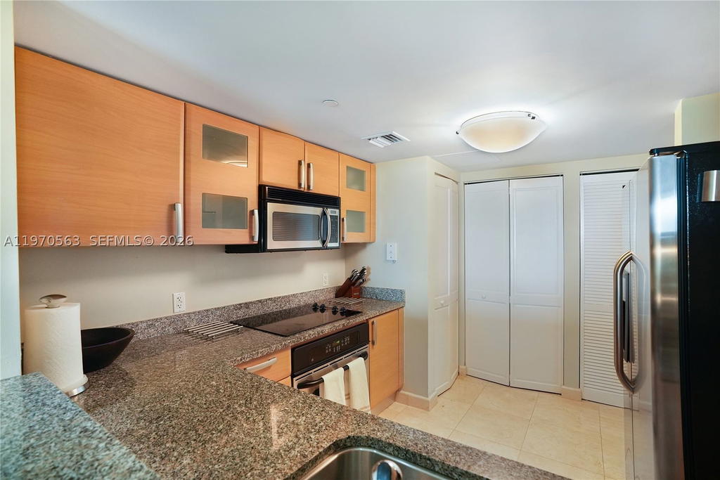 Real estate property located at 2101 Brickell Ave #1812, Miami-dade, Skyline On Brickell Condo, Miami, FL
