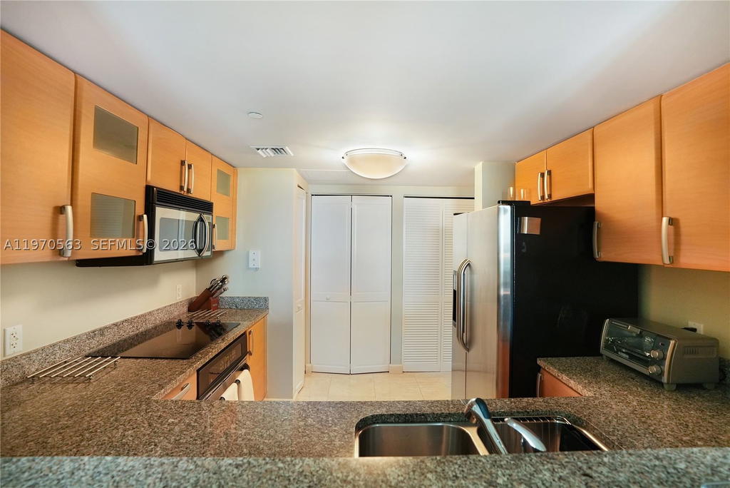 Real estate property located at 2101 Brickell Ave #1812, Miami-dade, Skyline On Brickell Condo, Miami, FL