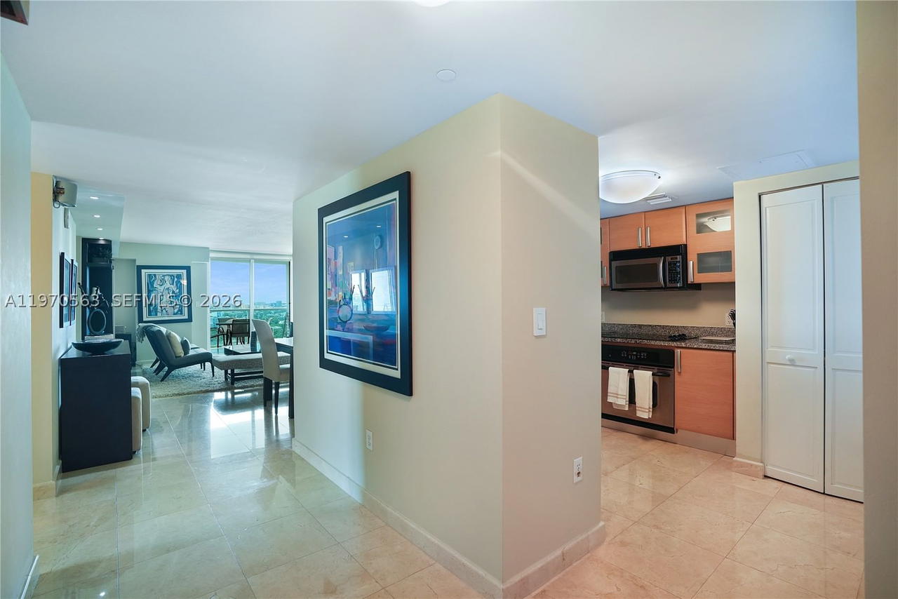 Real estate property located at 2101 Brickell Ave #1812, Miami-dade, Skyline On Brickell Condo, Miami, FL