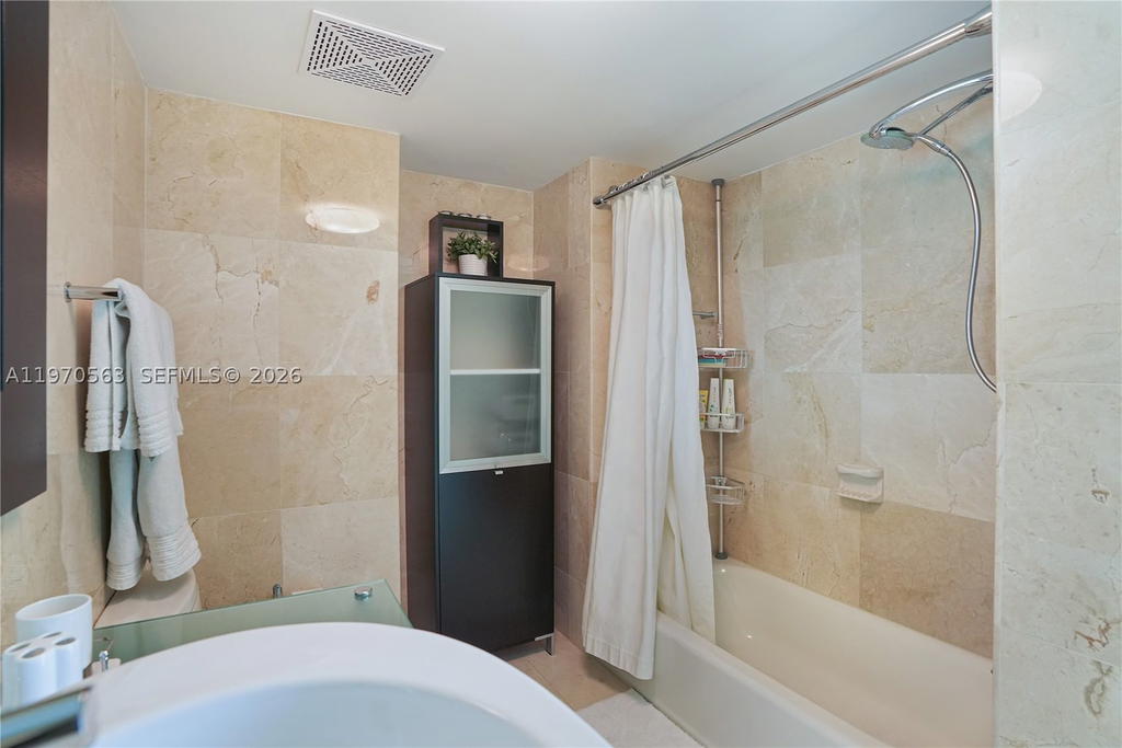 Real estate property located at 2101 Brickell Ave #1812, Miami-dade, Skyline On Brickell Condo, Miami, FL