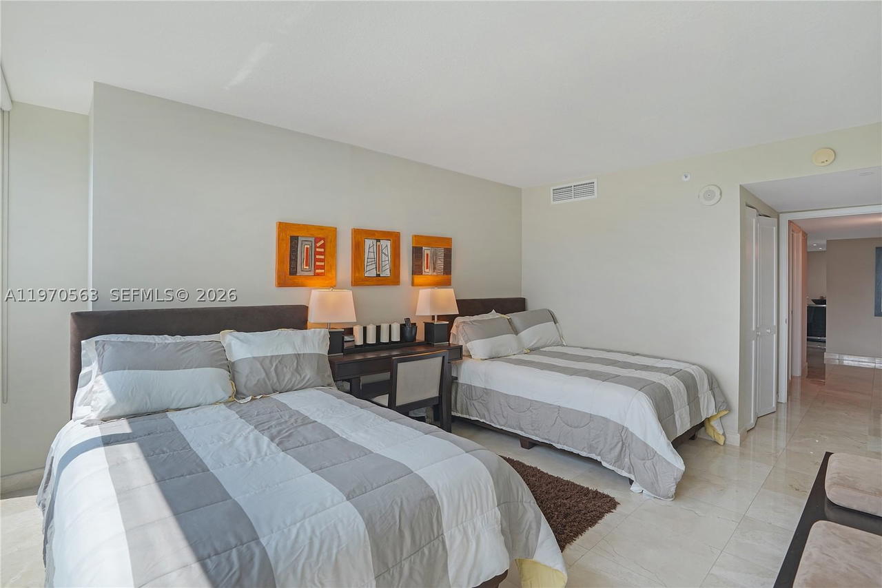Real estate property located at 2101 Brickell Ave #1812, Miami-dade, Skyline On Brickell Condo, Miami, FL