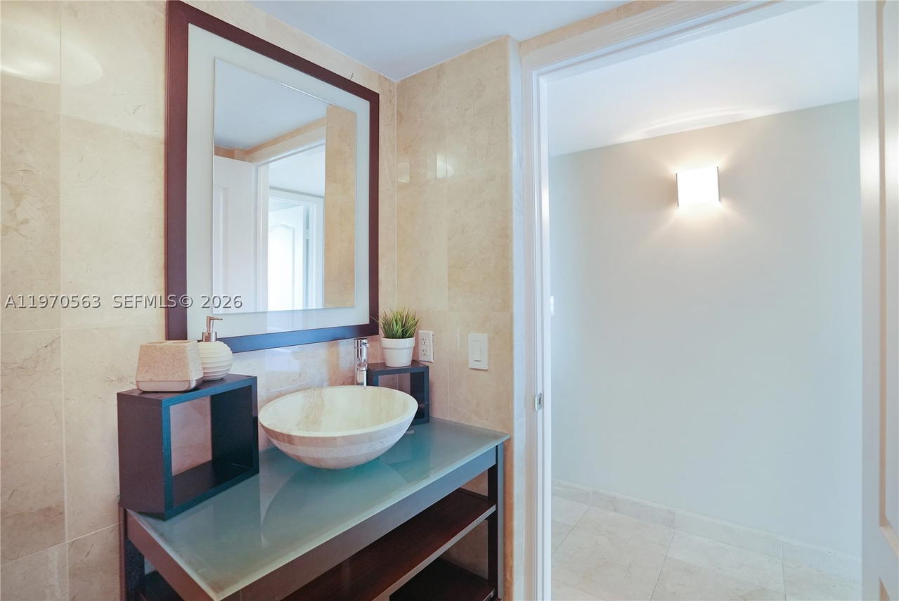 Real estate property located at 2101 Brickell Ave #1812, Miami-dade, Skyline On Brickell Condo, Miami, FL
