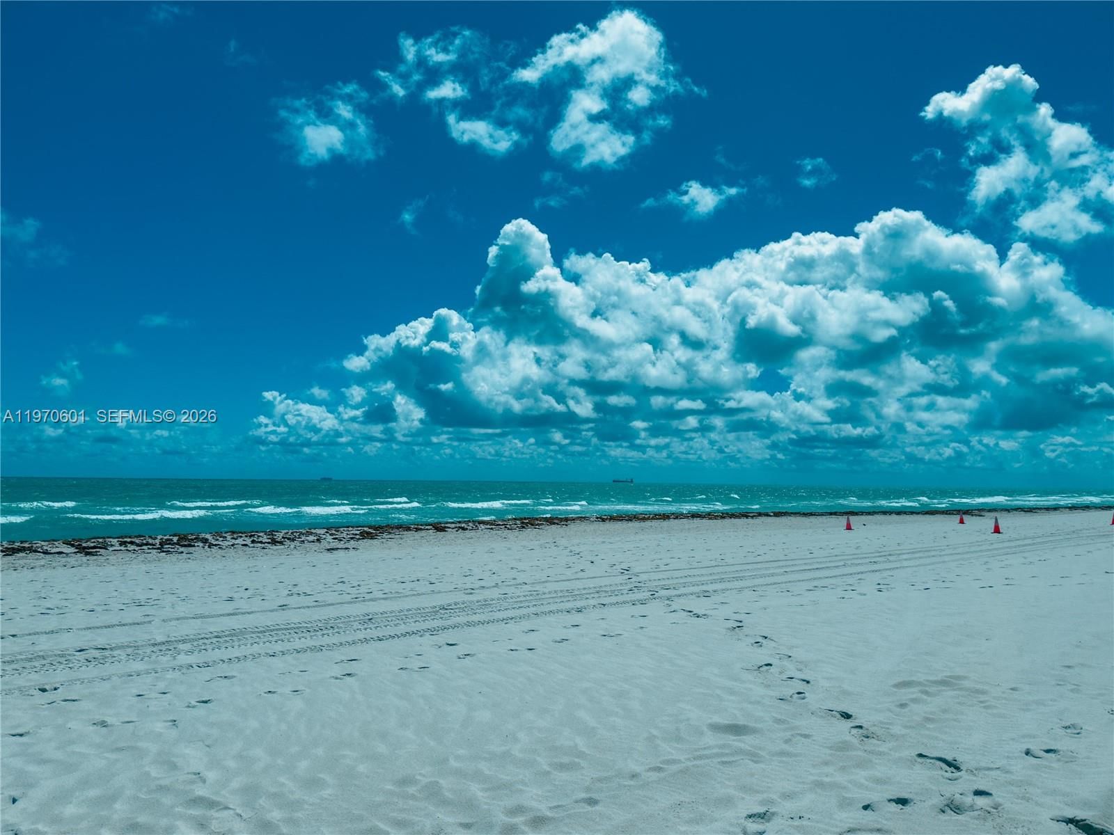 Real estate property located at 5005 Collins Ave #825, Miami-dade, The Carriage Club North C, Miami Beach, FL