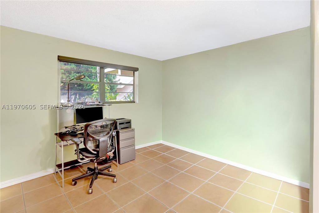 Real estate property located at 10525 112th Ave #117, Miami-dade, Garden Of Kendall Condo N, Miami, FL