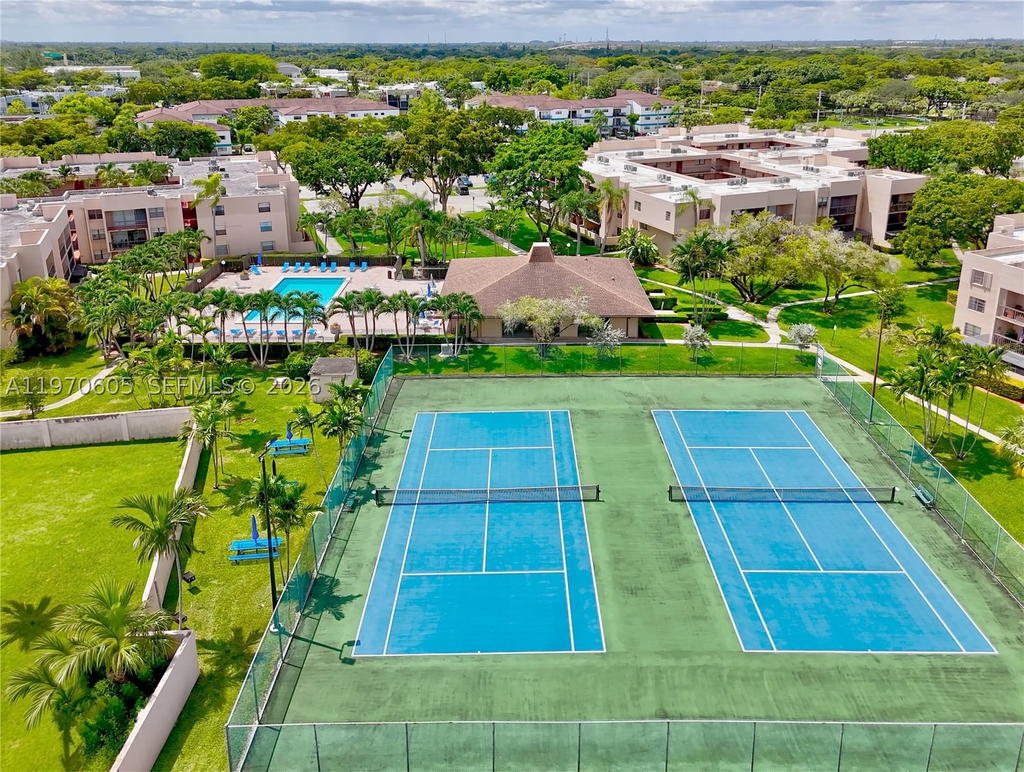 Real estate property located at 10525 112th Ave #117, Miami-dade, Garden Of Kendall Condo N, Miami, FL