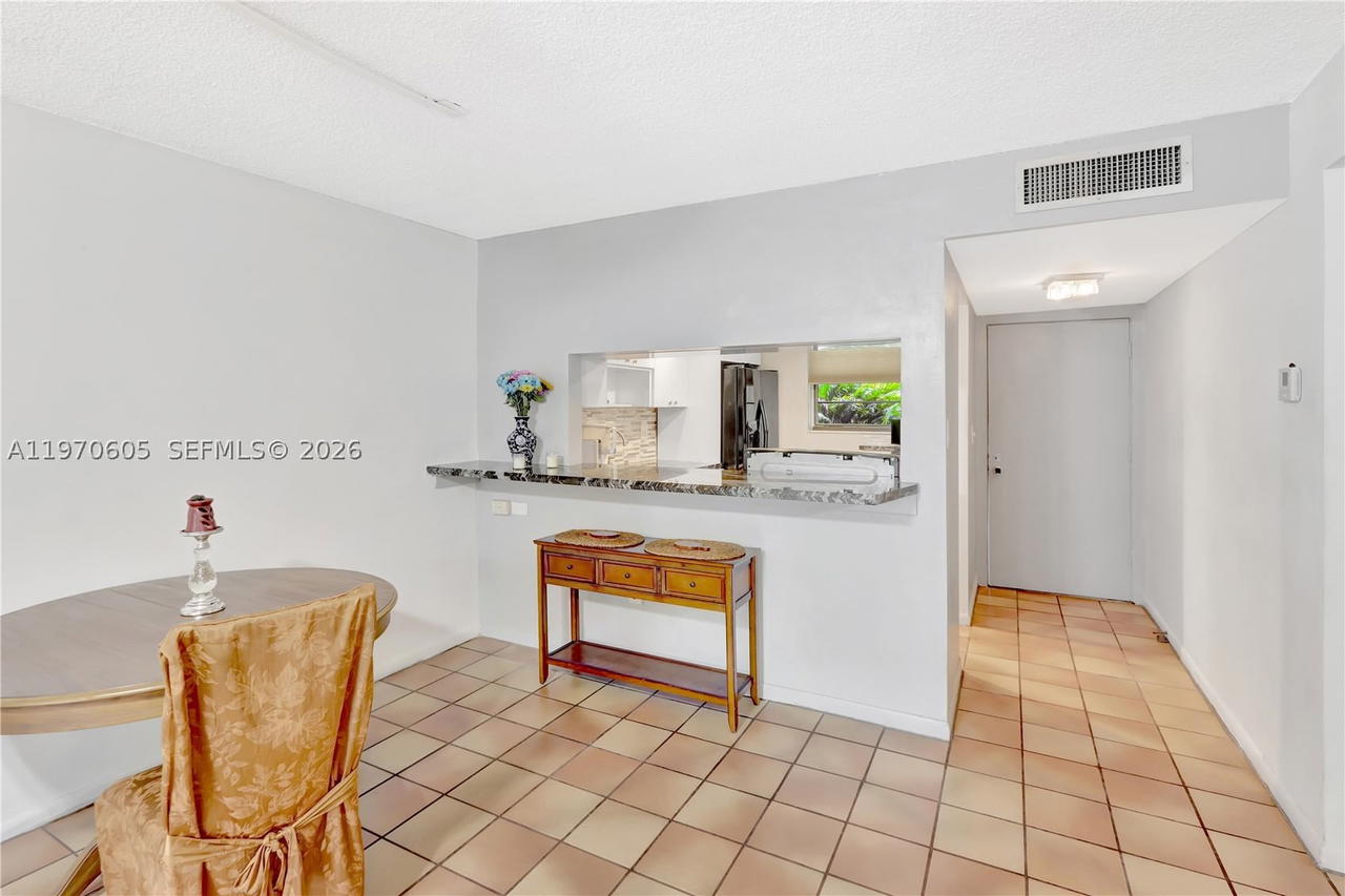 Real estate property located at 10525 112th Ave #117, Miami-dade, Garden Of Kendall Condo N, Miami, FL
