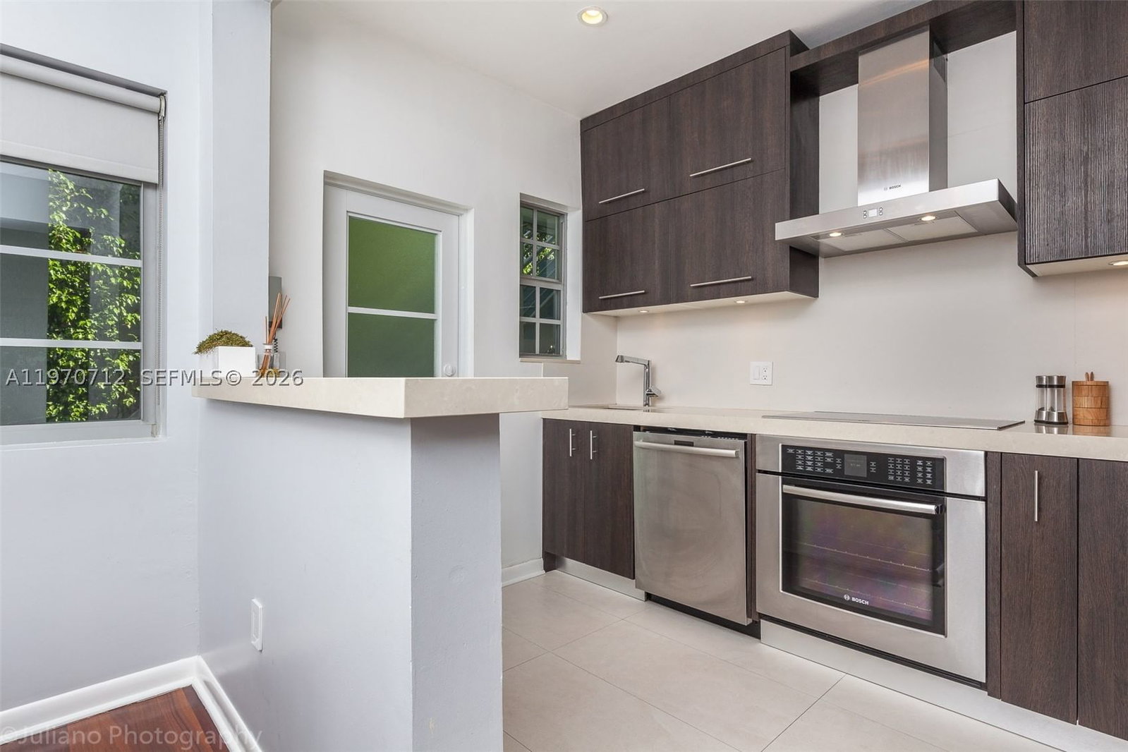 Real estate property located at 911 3rd St #1, Miami-dade, The Gramaercy Condo, Miami Beach, FL