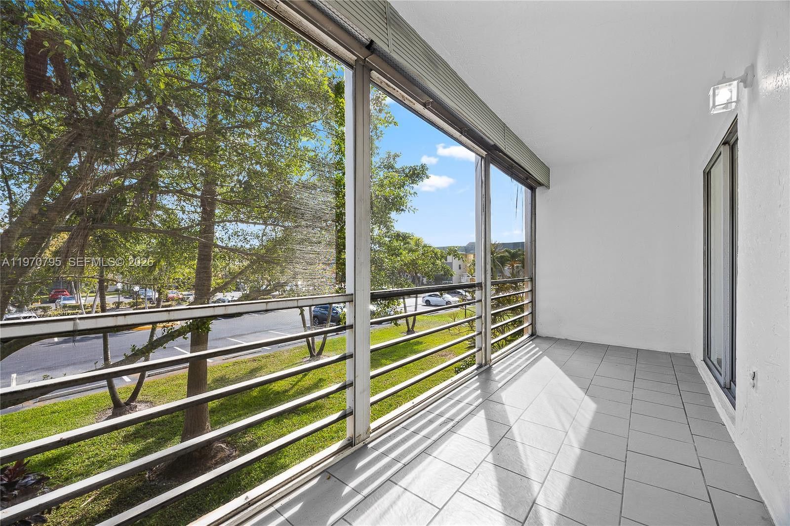 Real estate property located at 4990 Sabal Palm Blvd #202, Broward, Sabal Palm Village 2 Cond, Tamarac, FL
