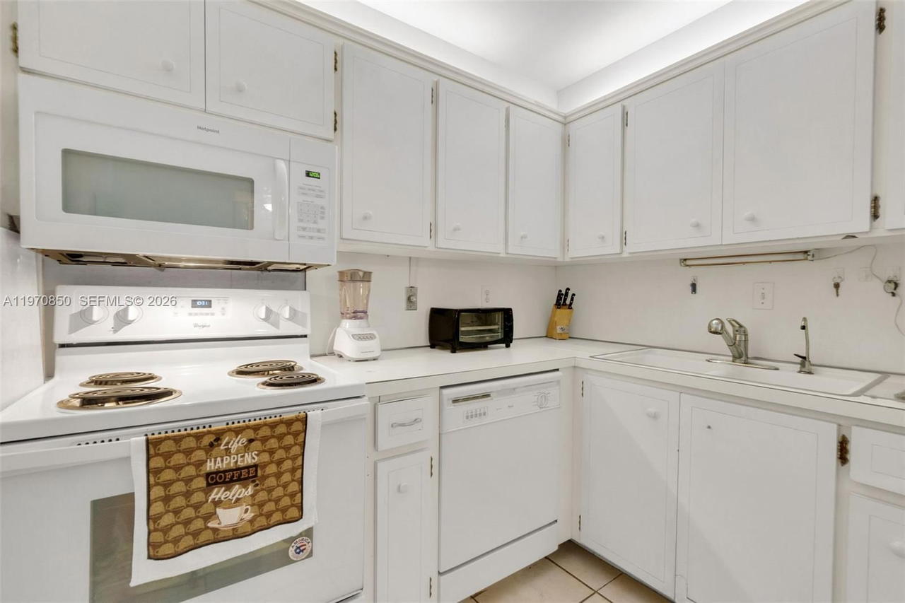Real estate property located at 2180 67th St #723, Broward, Imperial Point Colonnades, Fort Lauderdale, FL