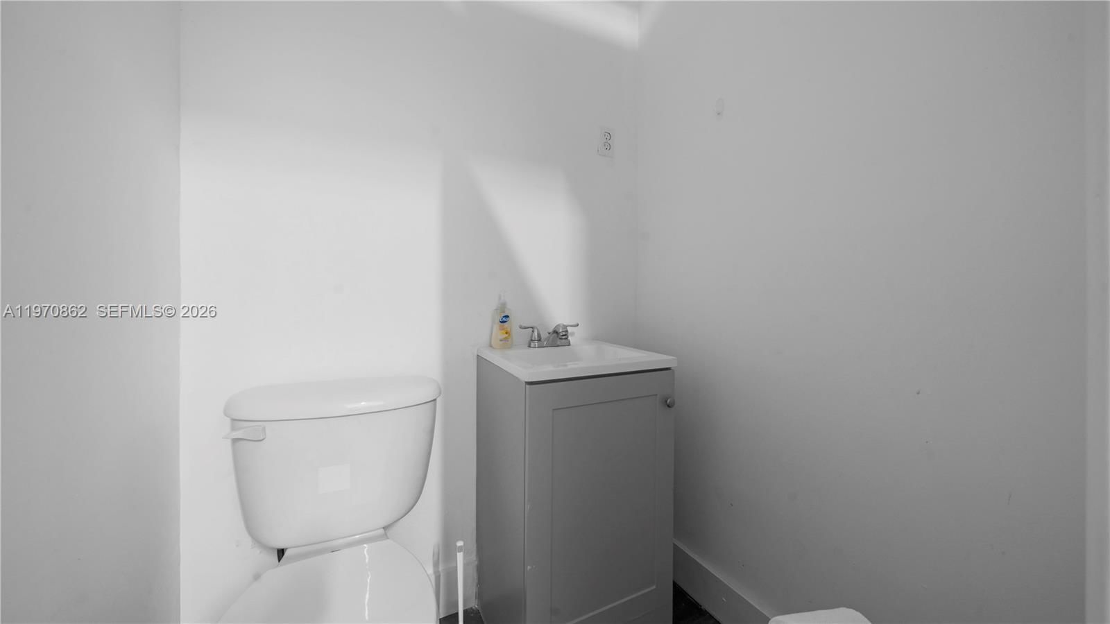 Real estate property located at 5903 102th ave #2, Miami-dade, Doral, FL